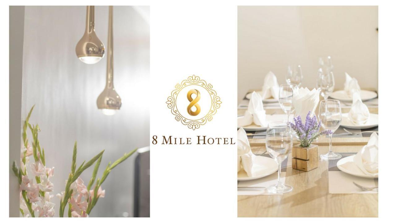 8 Mile Hotel Yangón Exterior foto